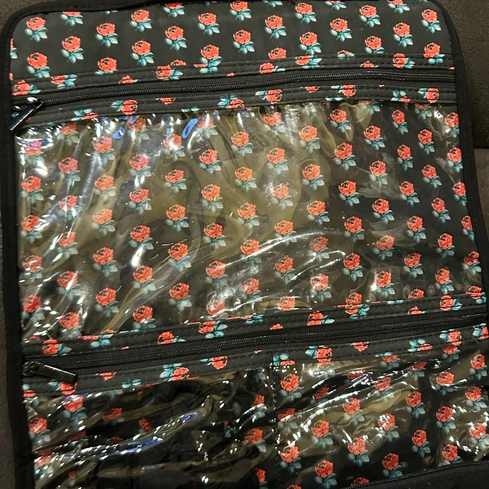 Black Vera Bradley hanging travel organizer - Picture 3 of 5